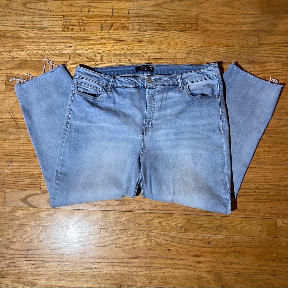 Women’s Light Blue Jeans